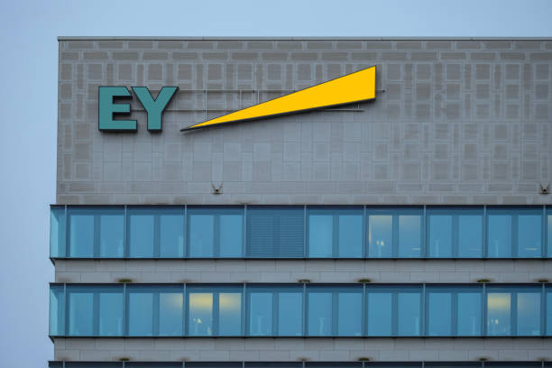 Ernst & Young: